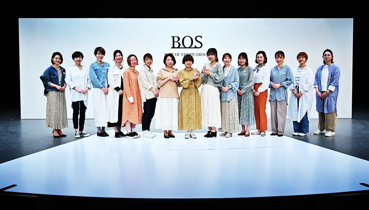 2020年3月に開催したベストオブストライプグループ(BOS)の表彰式。日頃の成果を接客ロールプレイングで披露し、競う